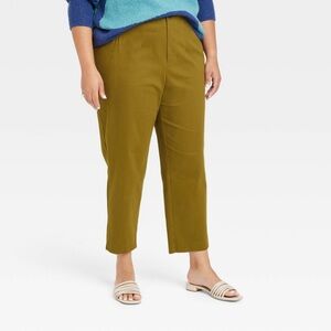 Plus Olive Cropped Tapered Pants - Women